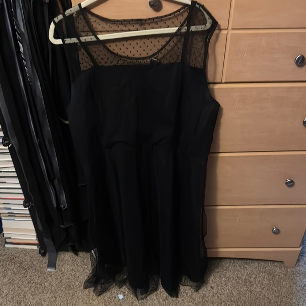 Elegant Black Sleeveless Dress